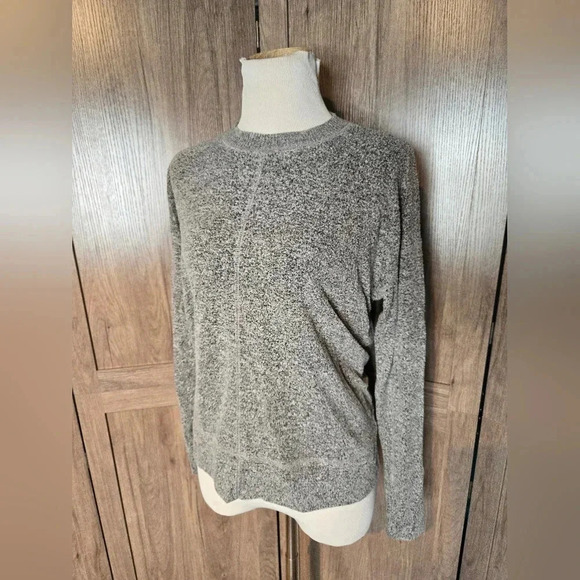 Lucky Brand women gray free fit pullover - Picture 2 of 9